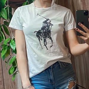 White and black Ralph Lauren tee size small